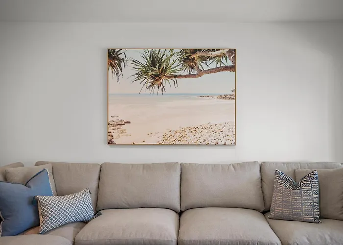 Steps To Beach! 4 Condos In 1- Perfect For Groups