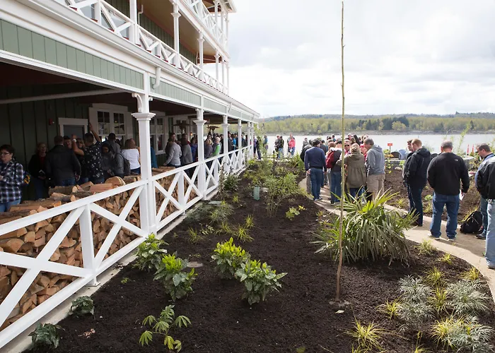 Mcmenamins Kalama Harbor Lodge