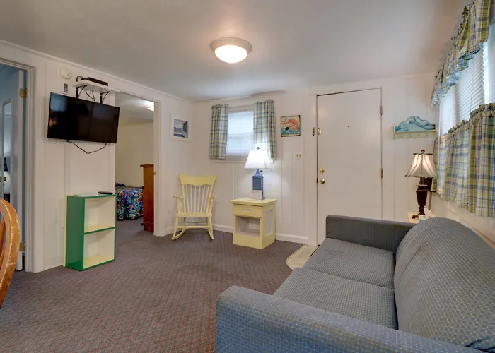 Carriage House Motel Cottages & Suites