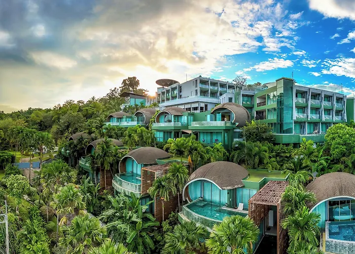 Crest Resort&Pool Villas