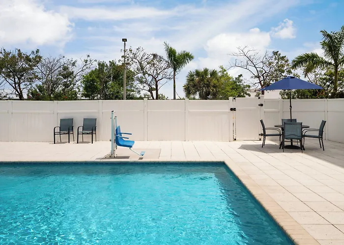 Holiday Inn Express & Suites Boynton Beach West By Ihg