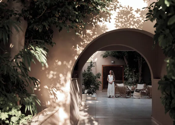 Troulis Apart-Hotel
