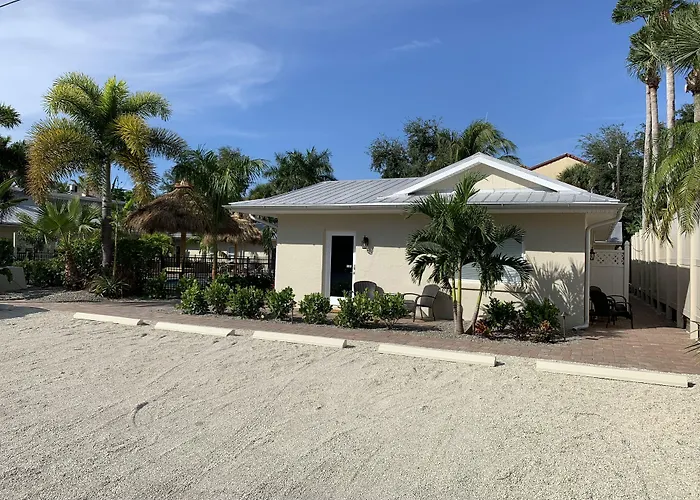 Twin Palms At Siesta
