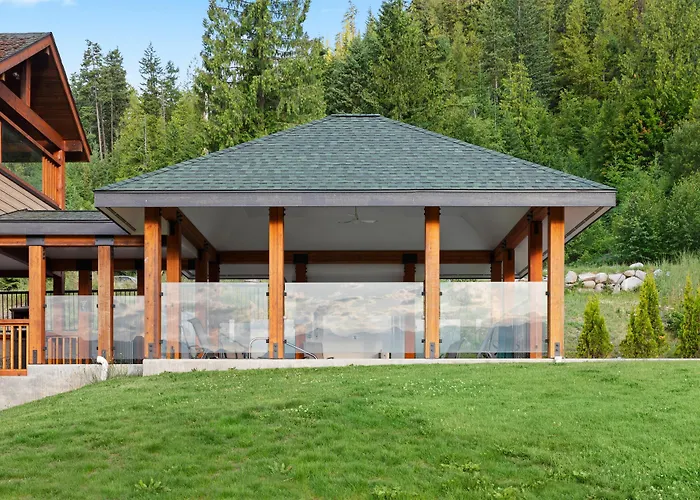 Kootenay Lakeview Resort BW Signature Collection
