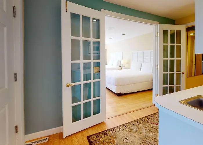 Breezeway Boutique Hotel