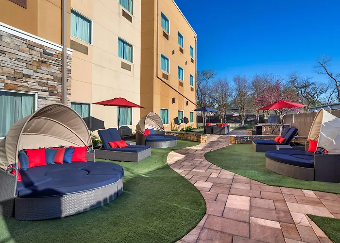 Best Western Plus Lake Jackson Inn & Suites