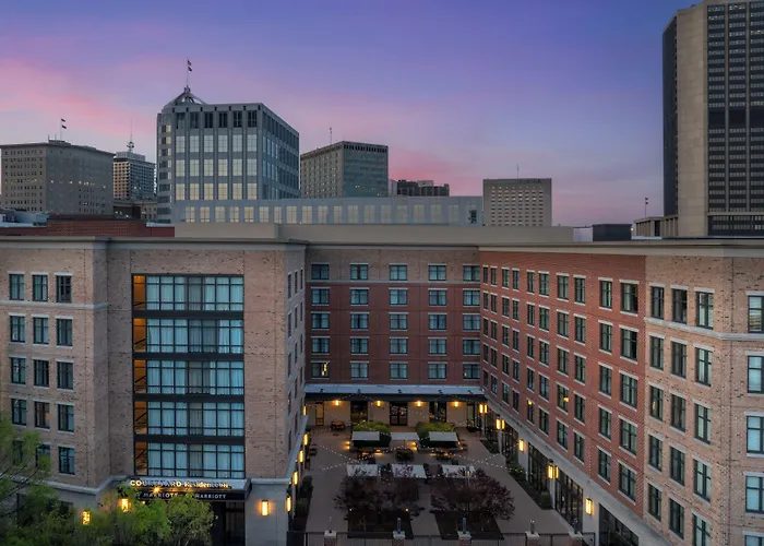 Courtyard By Marriott Richmond Downtown
