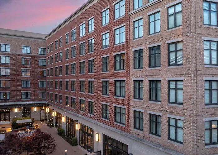 Courtyard By Marriott Richmond Downtown
