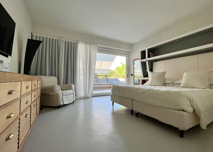 Augustus Hotel & Resort