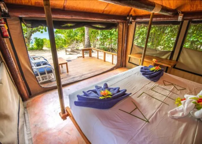 Barefoot Manta Island Resort
