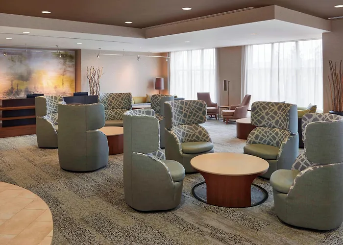 Courtyard By Marriott Kingston Highway 401