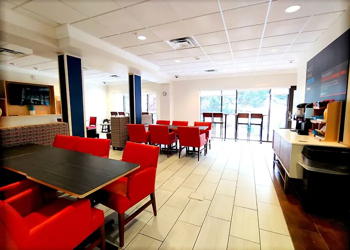 Holiday Inn Express & Suites Clear Spring By Ihg