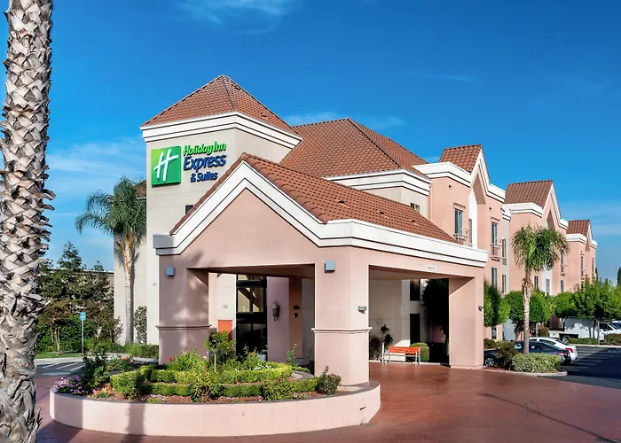 Holiday Inn Express & Suites Lathrop By Ihg