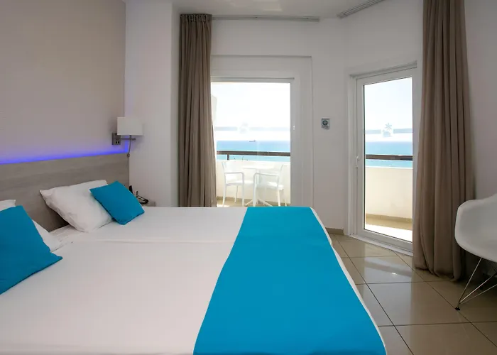 Les Palmiers Beach Boutique Hotel & Luxury Apartments