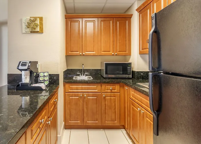 Best Western Plus Kendall Hotel & Suites