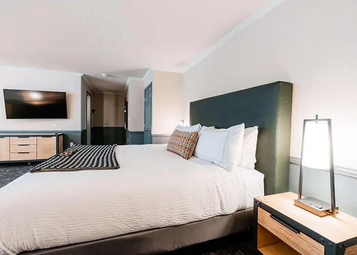 Hotel Nobo Cascade, Tapestry Collection By Hilton