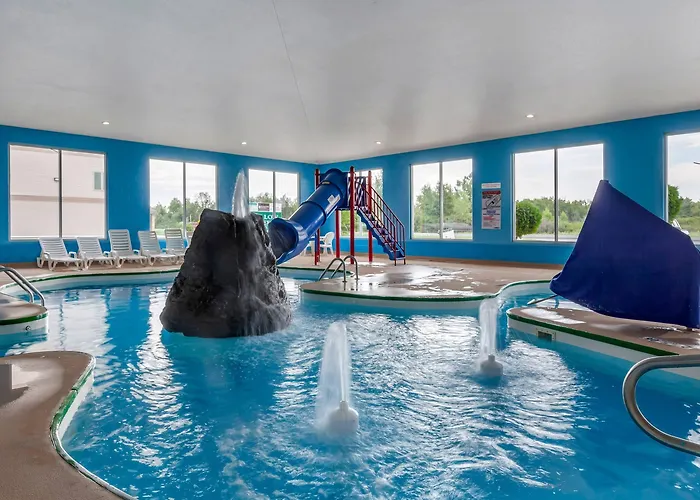 Comfort Suites Escanaba West