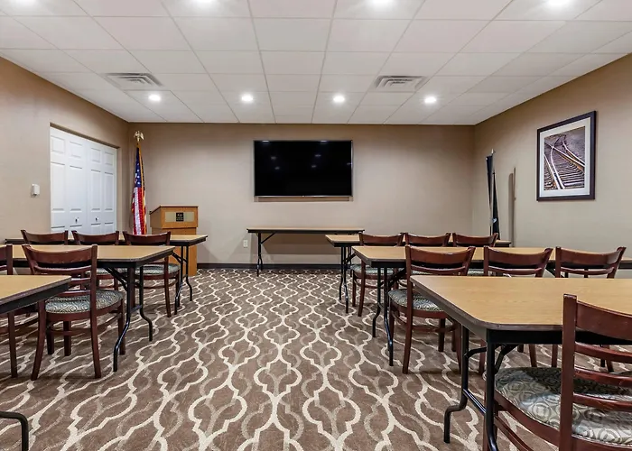 Comfort Suites Escanaba West