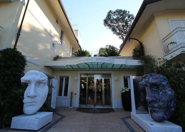 Jr Resort Logos Forte Dei Marmi