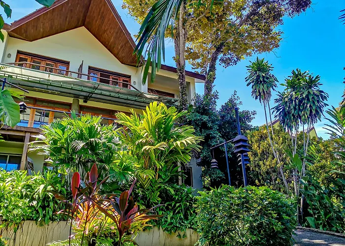 Si Como No Resort & Wildlife Refuge