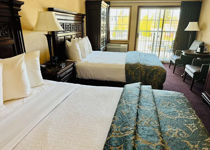 Hamilton Inn Select Beachfront Mackinaw City