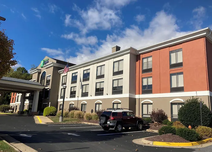 Holiday Inn Express And Suites Winchester By Ihg