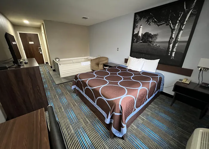 Super 8 By Wyndham Escanaba