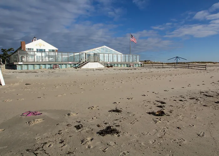 Ocean Club On Smuggler'S Beach