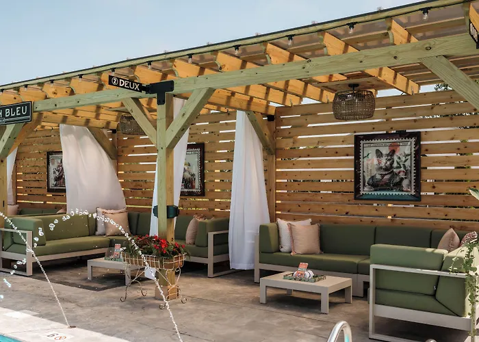 Uncommoner Hotel By Reverie Boutique Collection