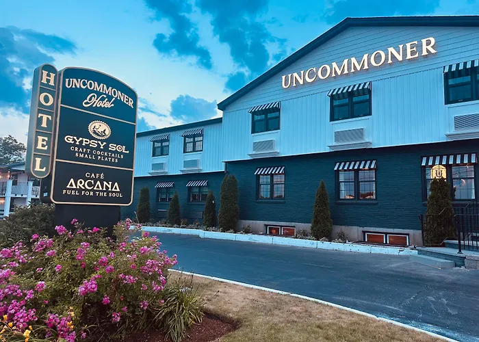 Uncommoner Hotel By Reverie Boutique Collection