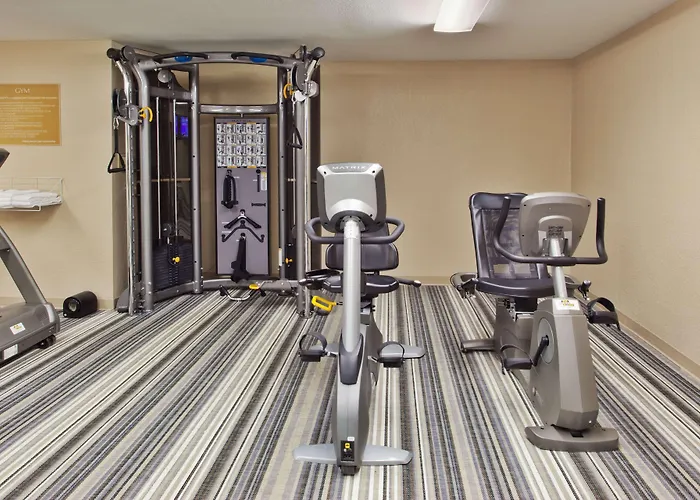 Sonesta Simply Suites Chicago Waukegan
