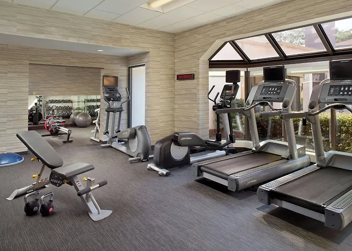 Courtyard By Marriott Raleigh Midtown