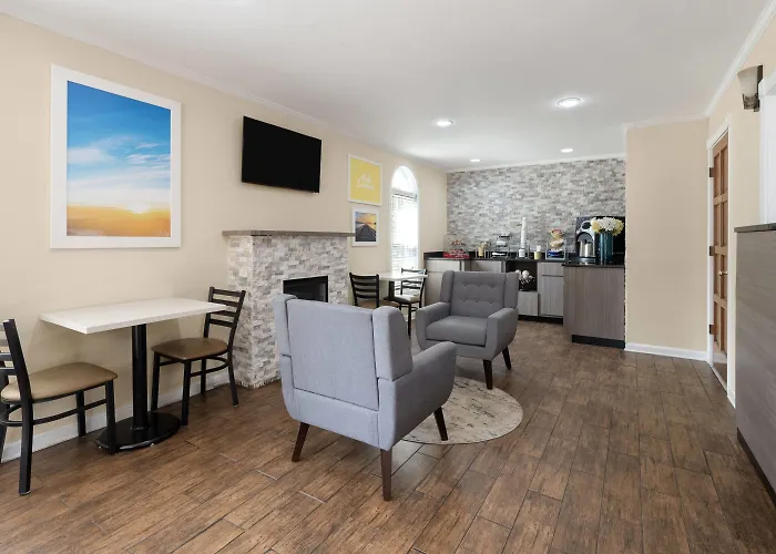 Days Inn By Wyndham Canton