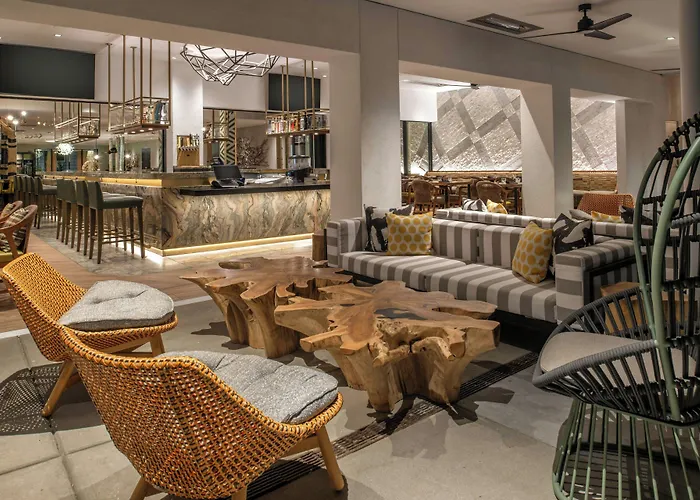 Hotel Paradox, Autograph Collection