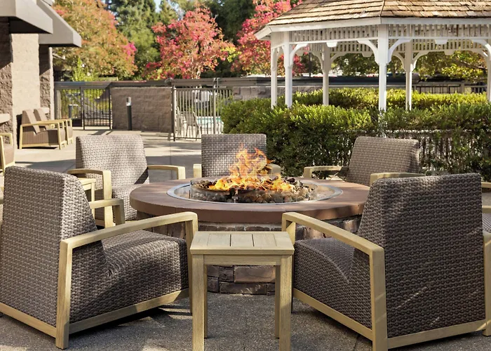 Courtyard By Marriott Santa Rosa