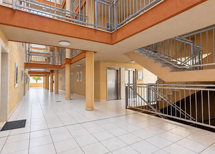 Apartamento Nuevo con Gran Terraza y Wifi en Canet