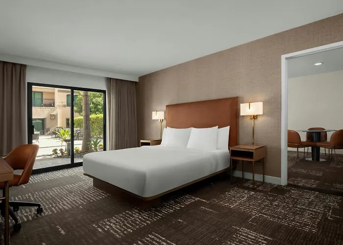 Courtyard By Marriott Los Angeles Pasadena Old Town