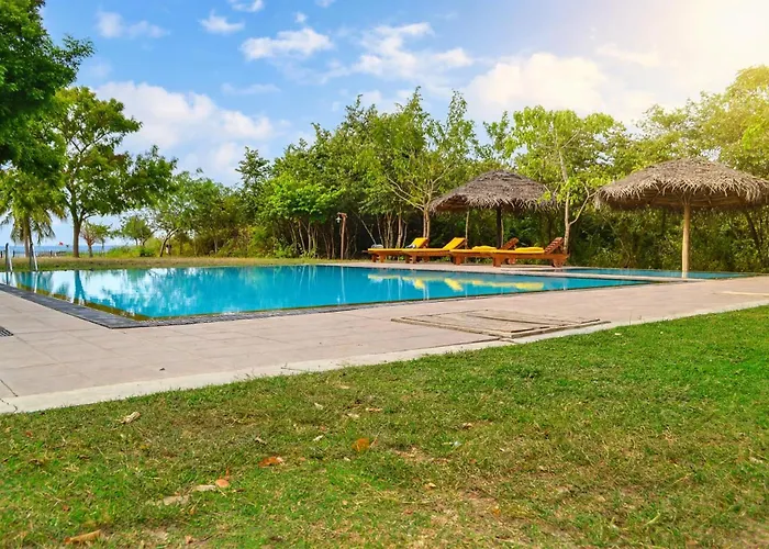 Giman Free Beach Resort Pasikuda