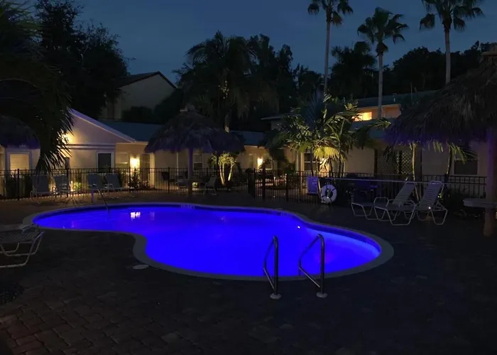 Twin Palms At Siesta
