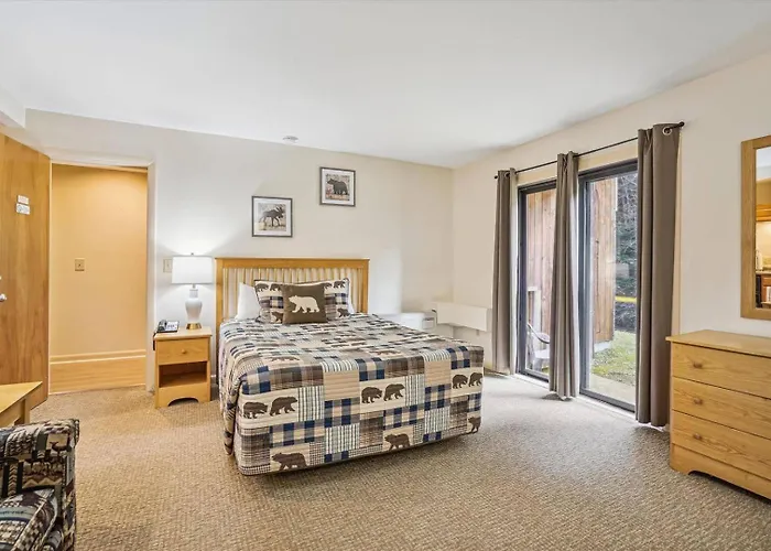 110 Cedarbrook Queen Studio