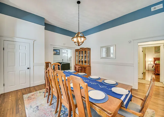 Hampton Sanctuary W/ Fire Pit & Fenced Yard!