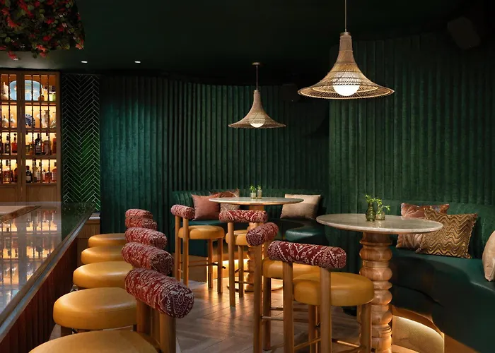 The Sunny Miami Sunny Isles Beach,Curio Collection By Hilton
