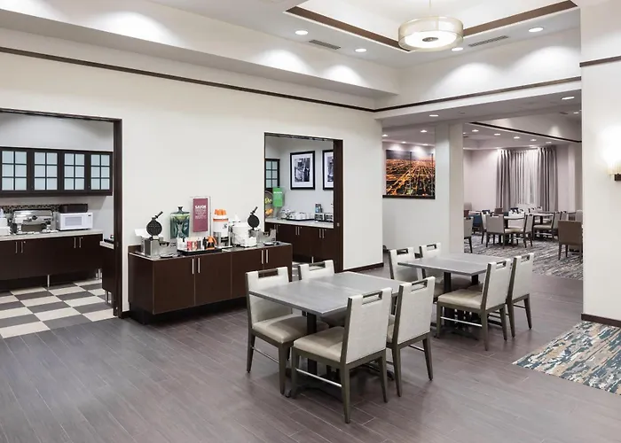 Hampton Inn & Suites Chicago North Shore