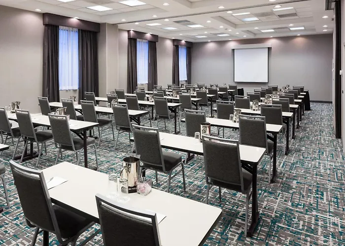 Hampton Inn & Suites Chicago North Shore