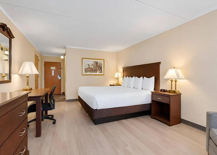 Skyline Hotel Lake George