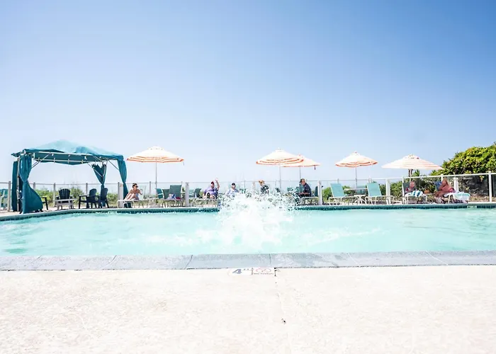 Crystal Coast Oceanfront Hotel