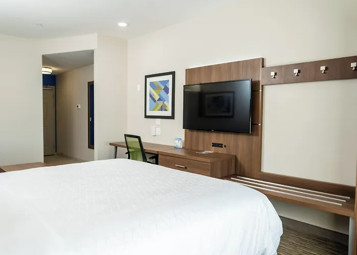 Holiday Inn Express & Suites Lubbock Central - Univ Area By Ihg