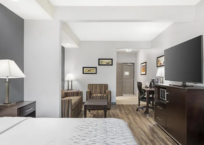 Best Western Plus Lake Jackson Inn & Suites