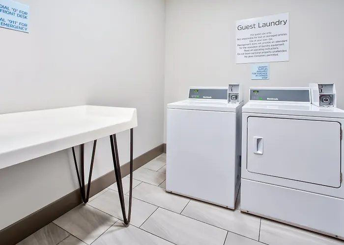 Holiday Inn Express Hotel & Suites - Belleville Area By Ihg