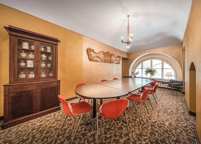 Hotel Roma E Rocca Cavour